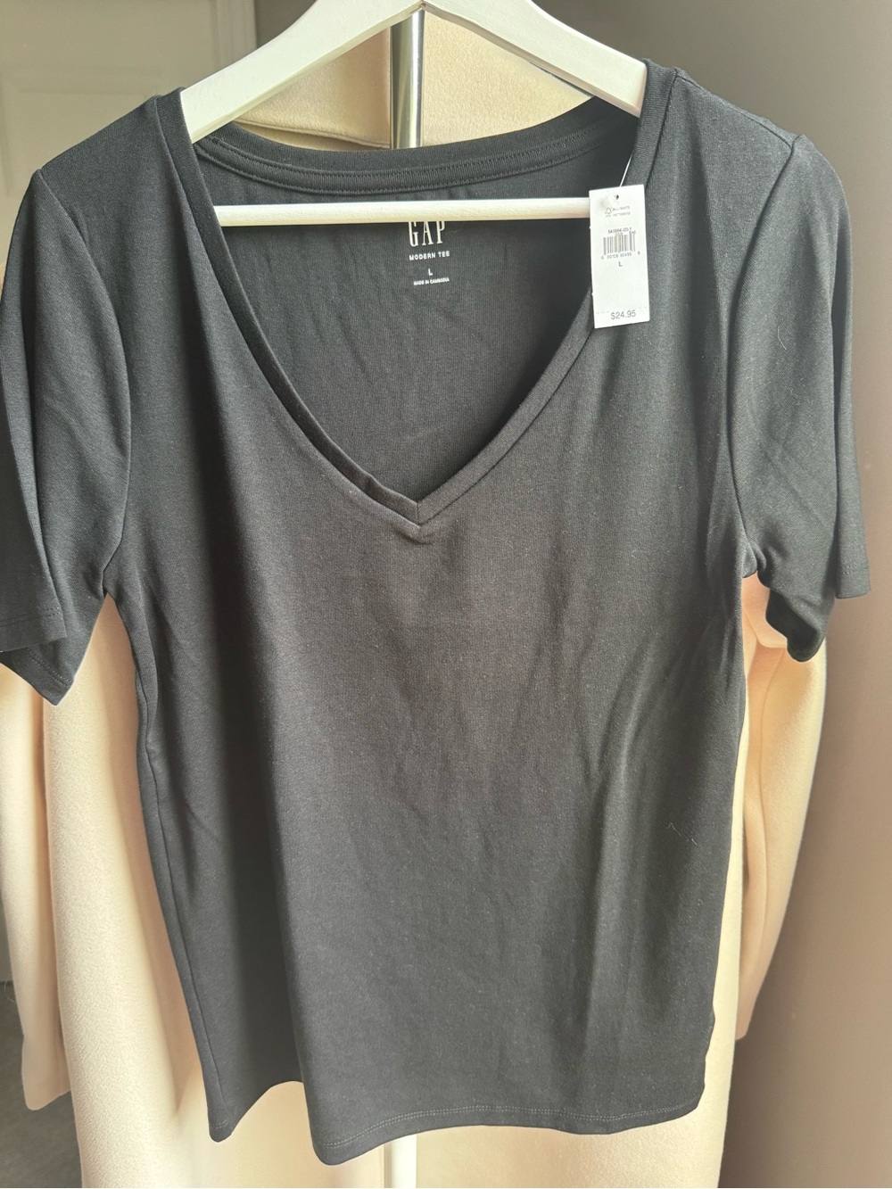 GAP Black V-Neck Short Sleeve Tee